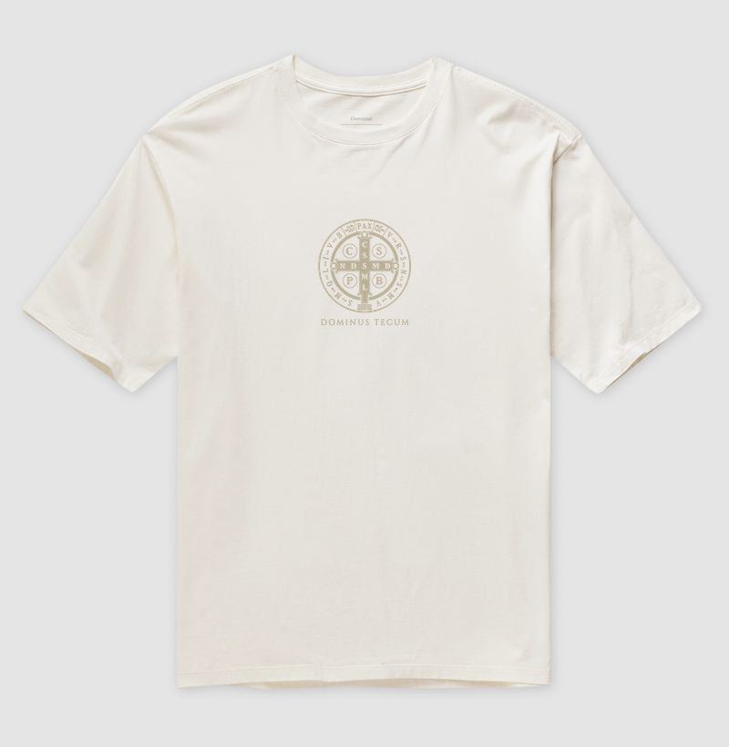 Camiseta Oversized Medalha de São Bento | Edição Silenciosa