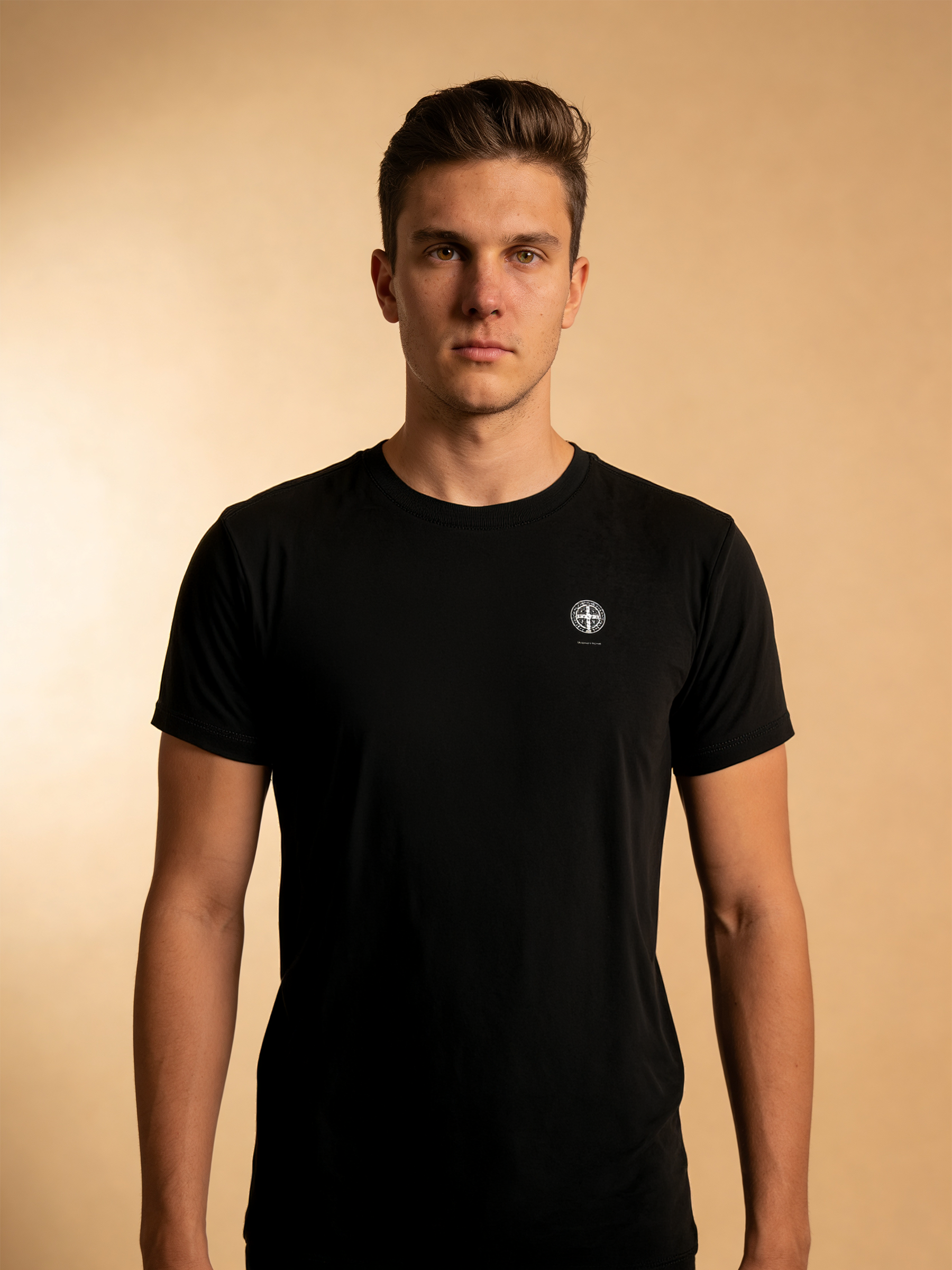 Camiseta Algodão Peruano Preta | Medalha de São Bento